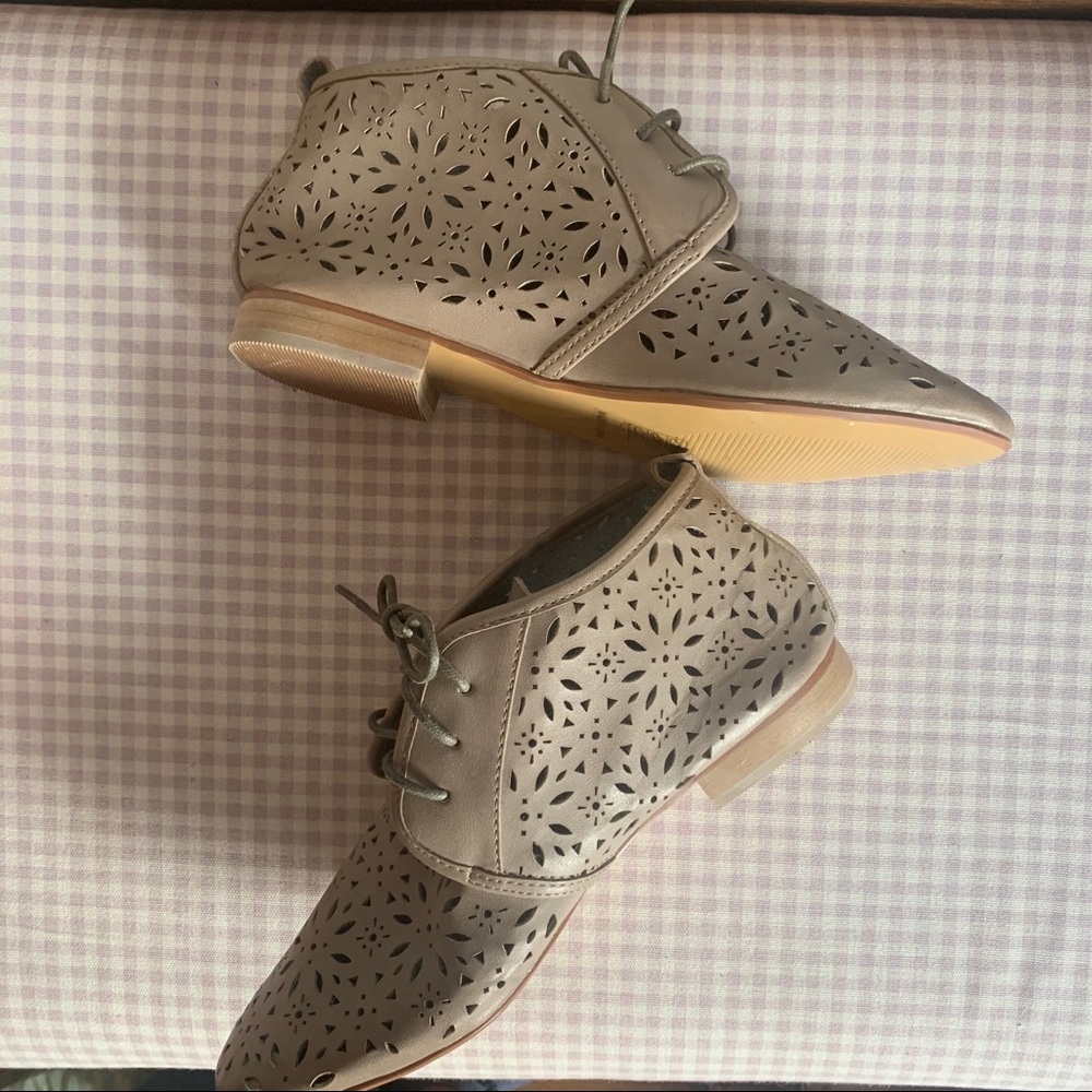 Crown Vintage Beige Lace up Cut-out Booties